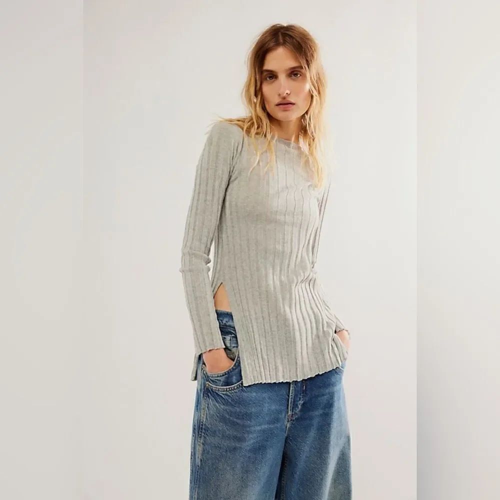 Free People NWT Jasmine Sweater in the color heather grey size M